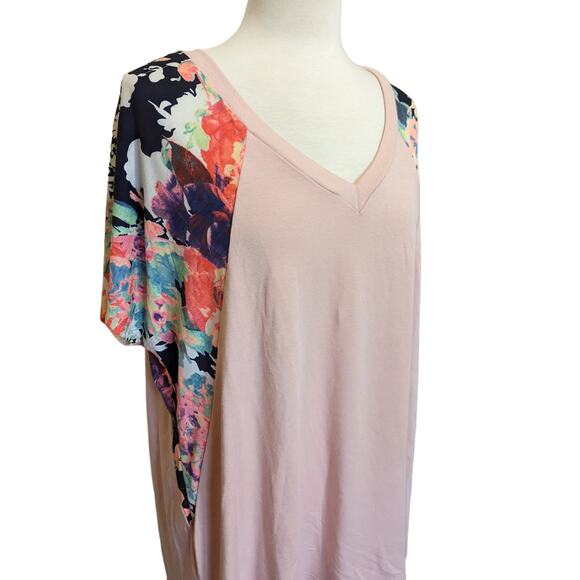 Lily Pad Pink V-Neck Blouse with Floral Sleeves Size 2XL - Picture 2 of 7